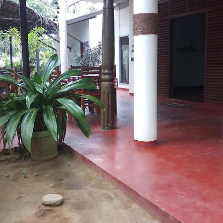 Julie Guest House Tangalle Ngoại thất bức ảnh