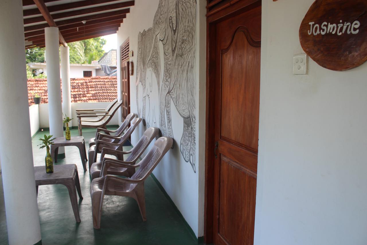 Julie Guest House Tangalle Ngoại thất bức ảnh