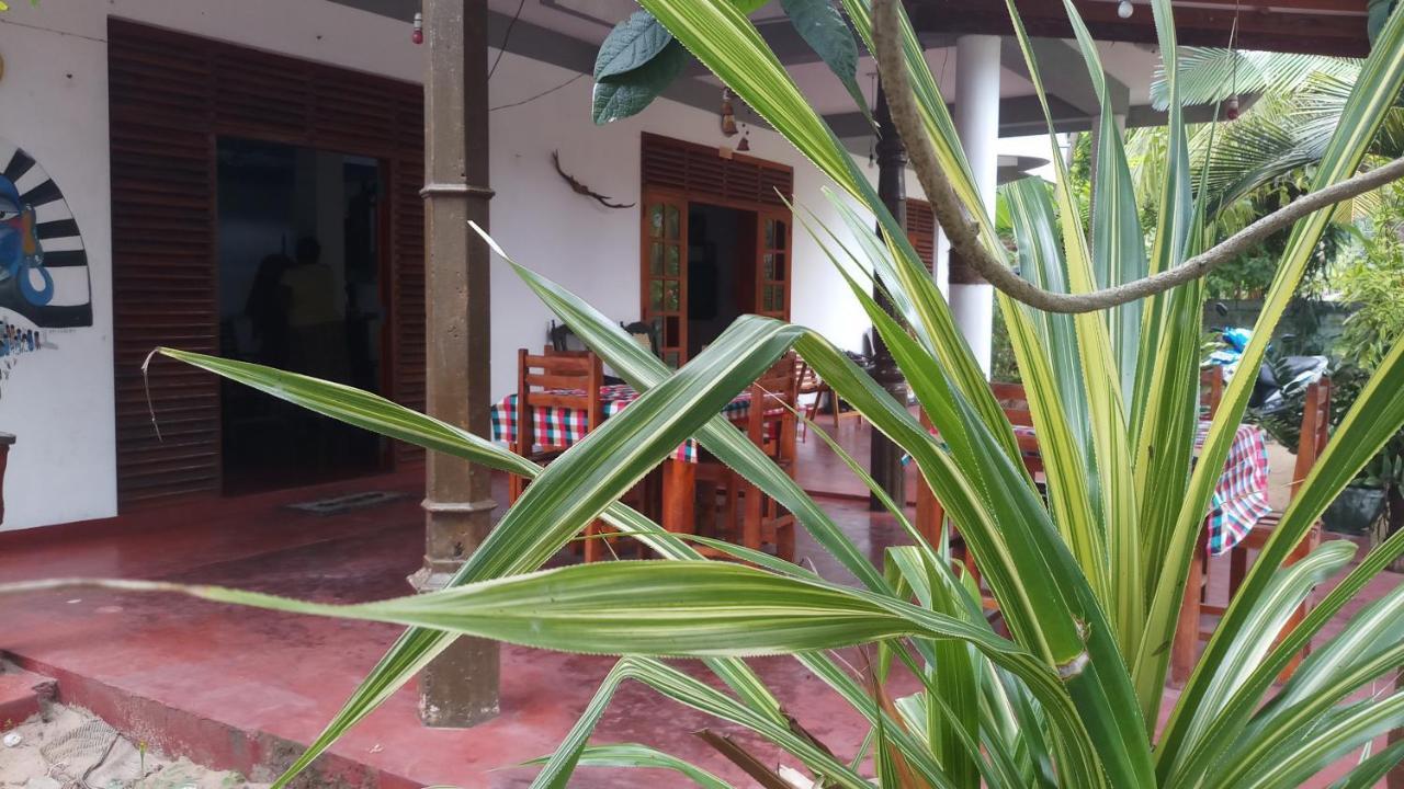 Julie Guest House Tangalle Ngoại thất bức ảnh