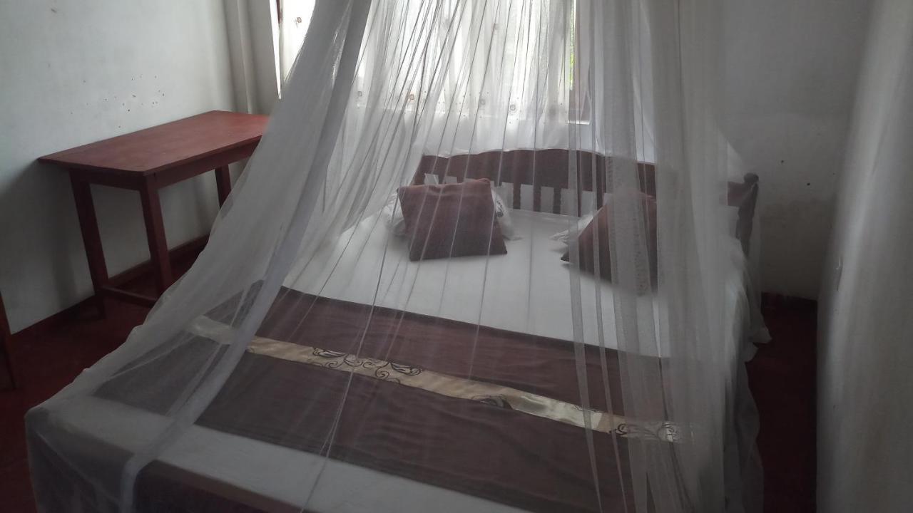Julie Guest House Tangalle Ngoại thất bức ảnh