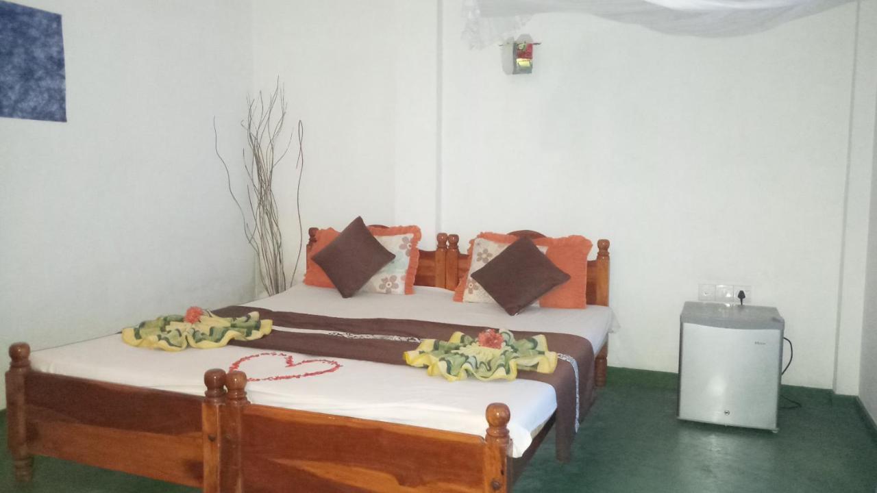 Julie Guest House Tangalle Ngoại thất bức ảnh