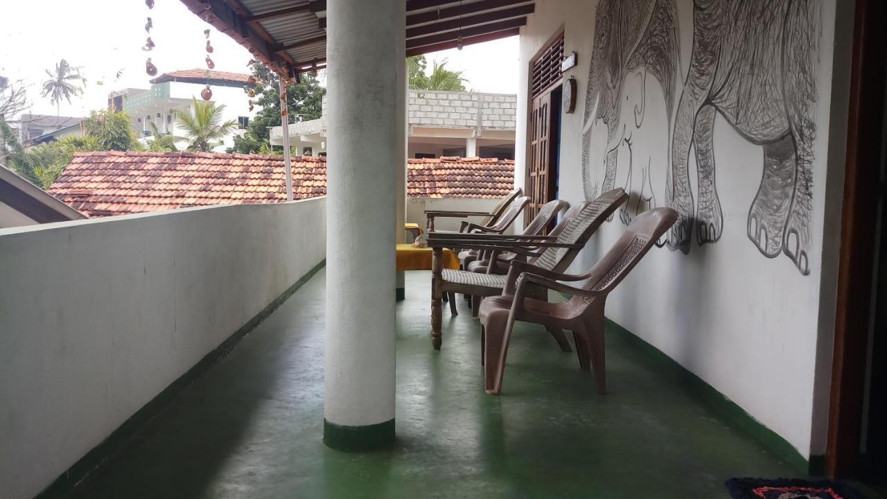 Julie Guest House Tangalle Ngoại thất bức ảnh