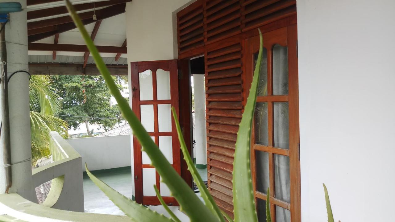 Julie Guest House Tangalle Ngoại thất bức ảnh