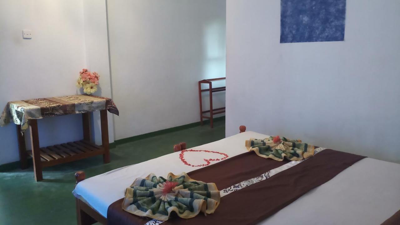 Julie Guest House Tangalle Ngoại thất bức ảnh