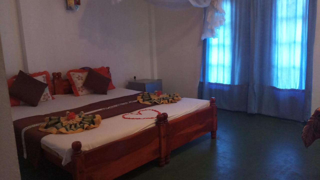 Julie Guest House Tangalle Ngoại thất bức ảnh