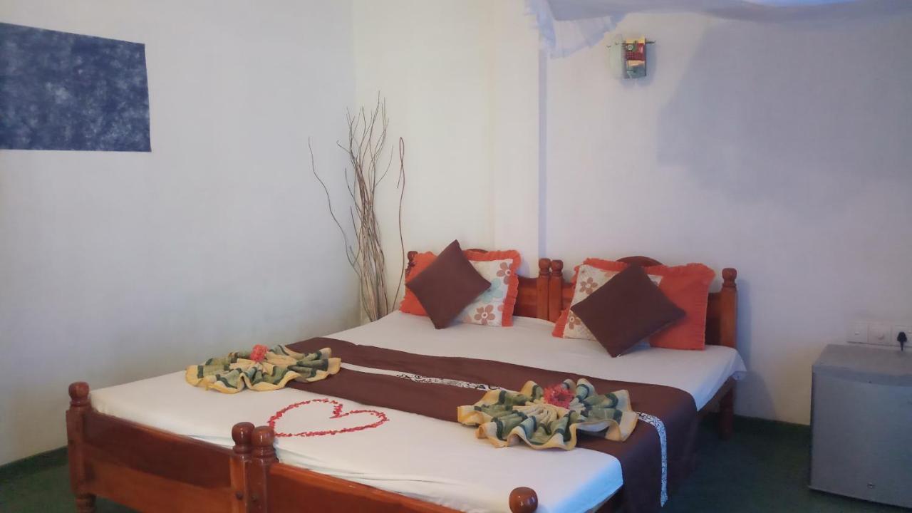 Julie Guest House Tangalle Ngoại thất bức ảnh