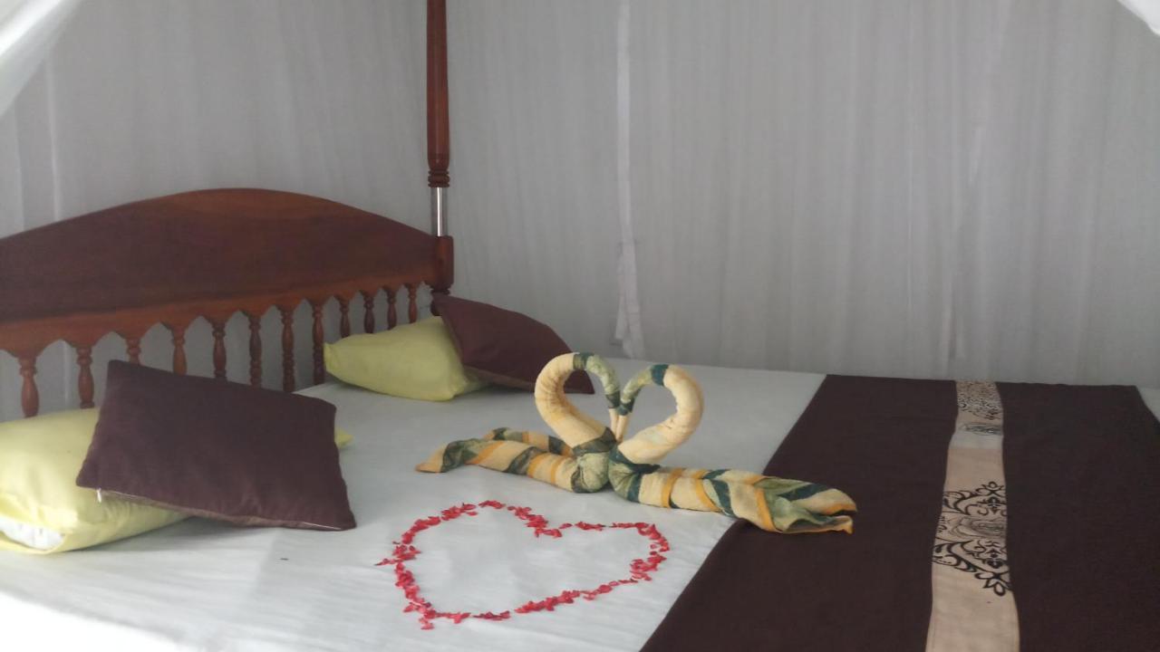 Julie Guest House Tangalle Ngoại thất bức ảnh